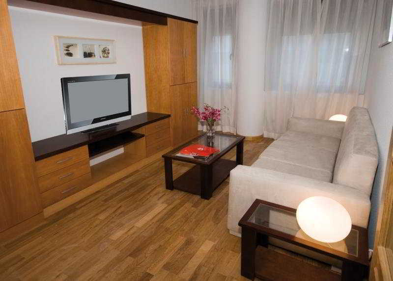 Suites Kris Aeropuerto Madrid Esterno foto